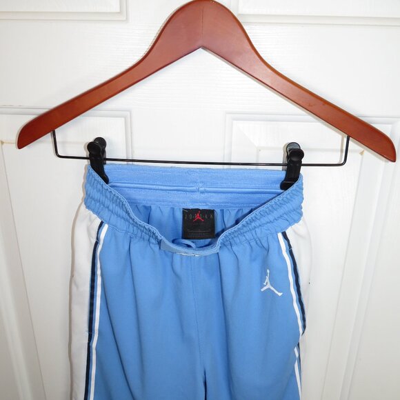 Jordan Valor UNC North Carolina Tar Heels Youth Medium Basketball Shorts - Picture 8 of 8